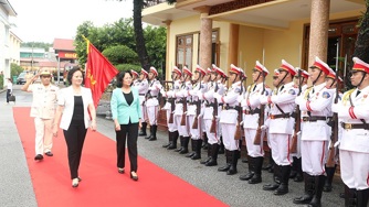 Vice President visited and congratulated Yen Bai Provincial Police on the 75th anniversary of the People's Public Security Traditional Day